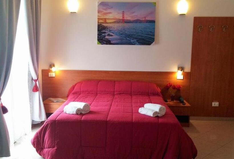 Семейный Номер, Venice Airport Room