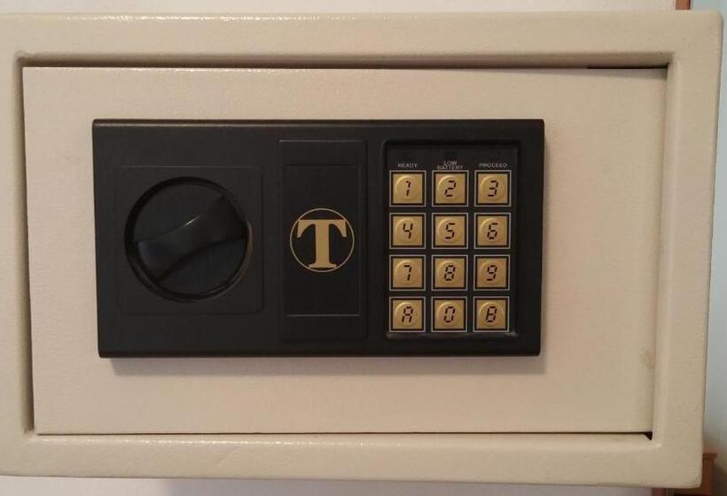 Номер Стандарт Трехместный, Venice Airport Room