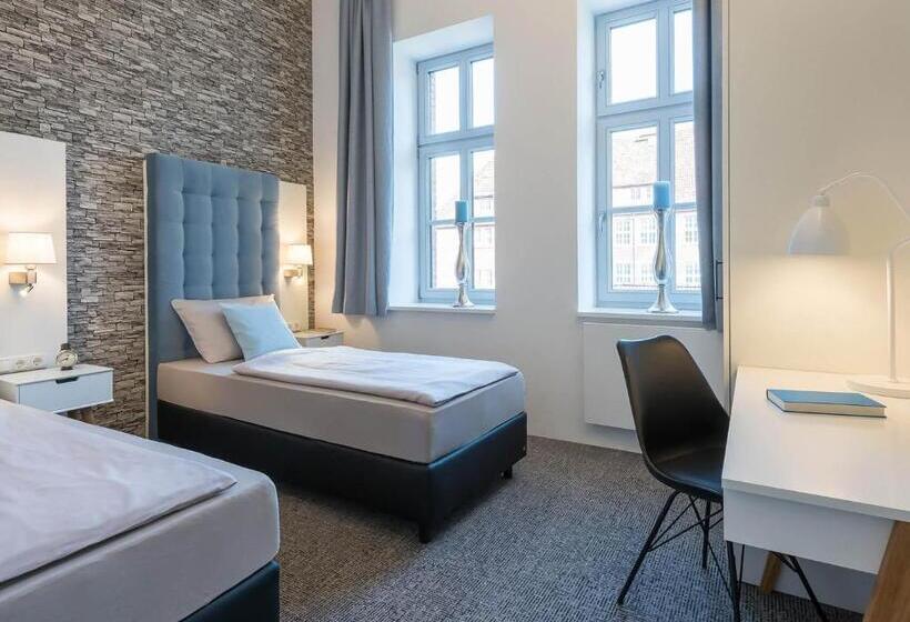 패밀리 스위트, Boardinghouse Emden