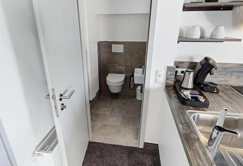 수피리어 스위트, Boardinghouse Emden