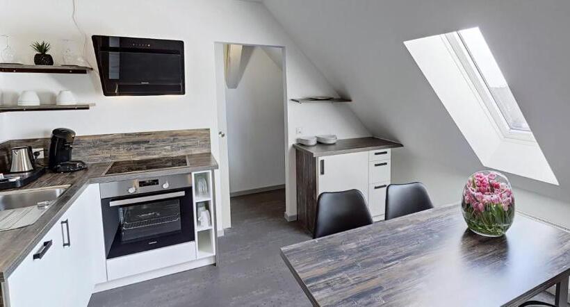 수피리어 스위트, Boardinghouse Emden