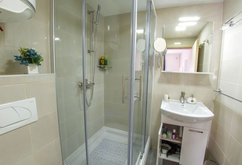 اتاق لوکس, Five Rivers Rooms