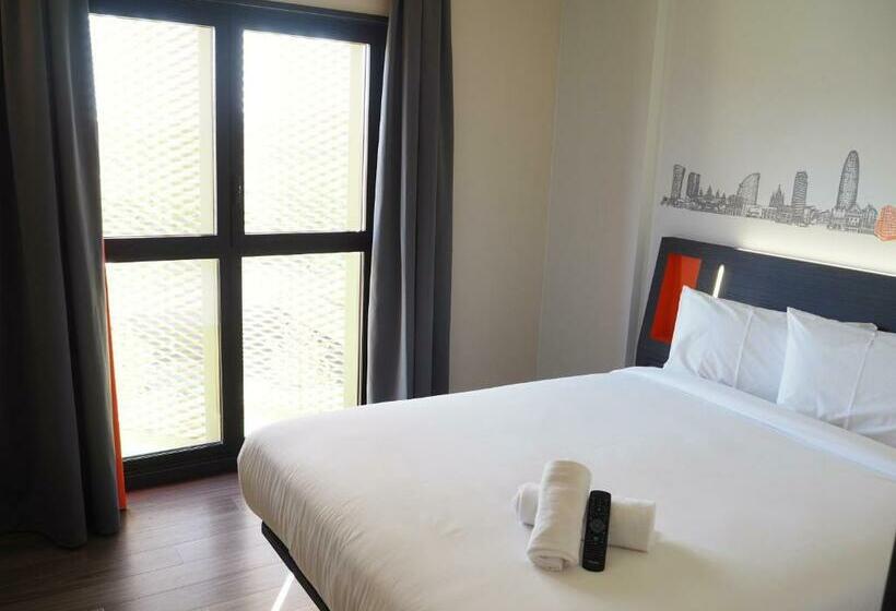 Номер Стандарт, Easyhotel Barcelona Fira