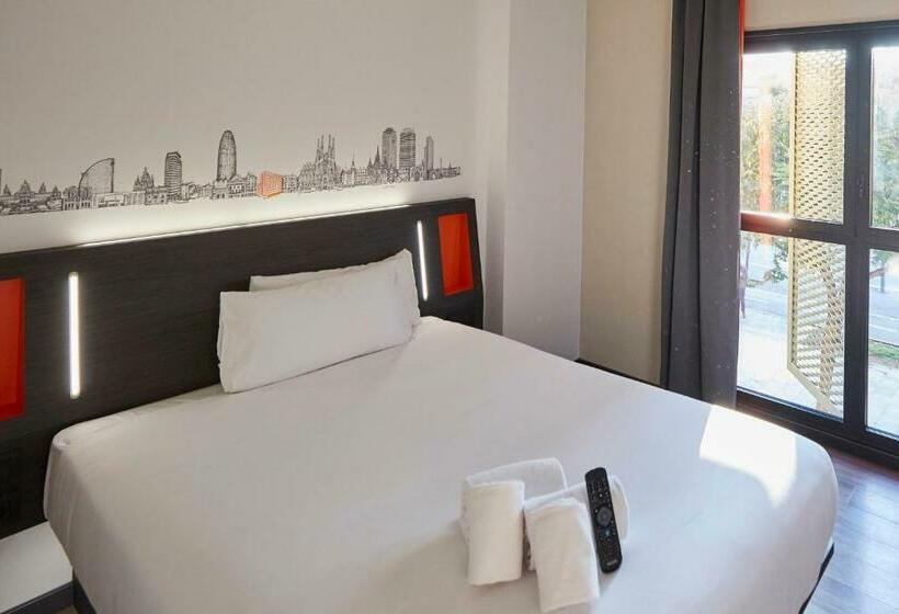 Номер Стандарт, Easyhotel Barcelona Fira