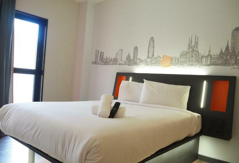 Семейный Номер, Easyhotel Barcelona Fira