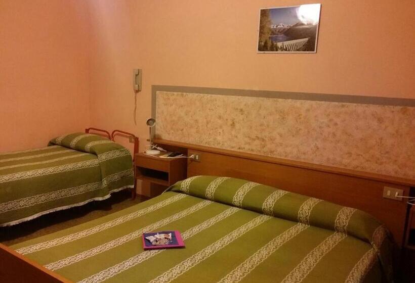 バルコニー付きスタンダードトリプルルーム, Albergo La Valle
