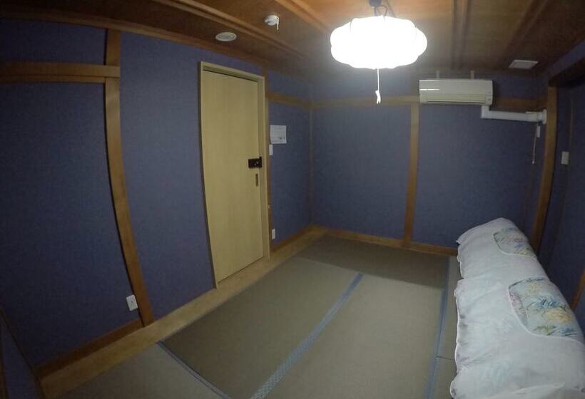 스탠다드 트리픔 룸 공동욕실, Narita Sando Guesthouse