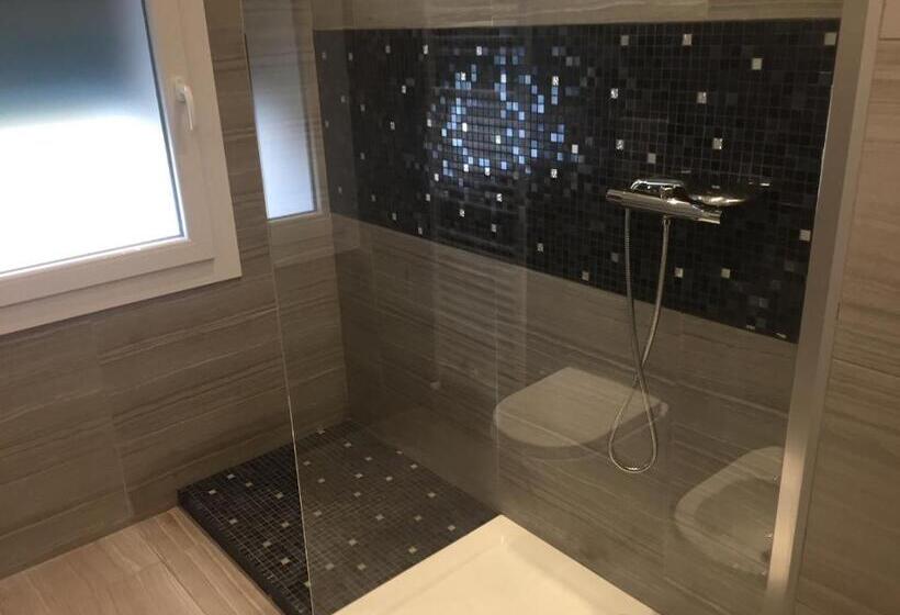 舒适三人间, Double A Guest House