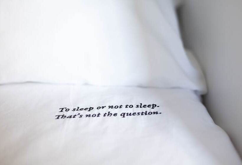Bed in Shared Room with Shared Bathroom, 2060 The Newton Hostel