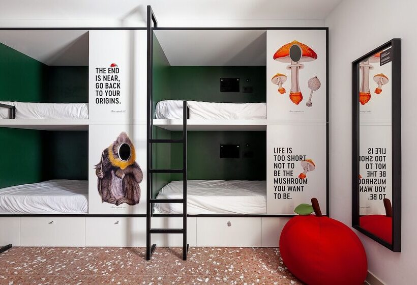 تختخواب در اتاق مشترک, 2060 The Newton Hostel