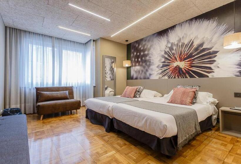 家庭间, Hostal Rodas Pamplona