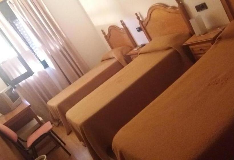 Номер Стандарт Трехместный, Hostal Bonaterra