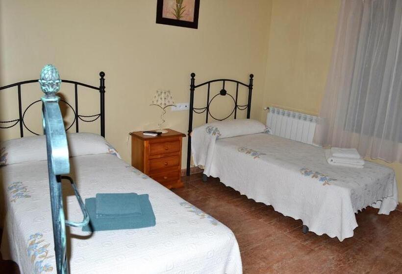Номер Стандарт, Hostal La Encina