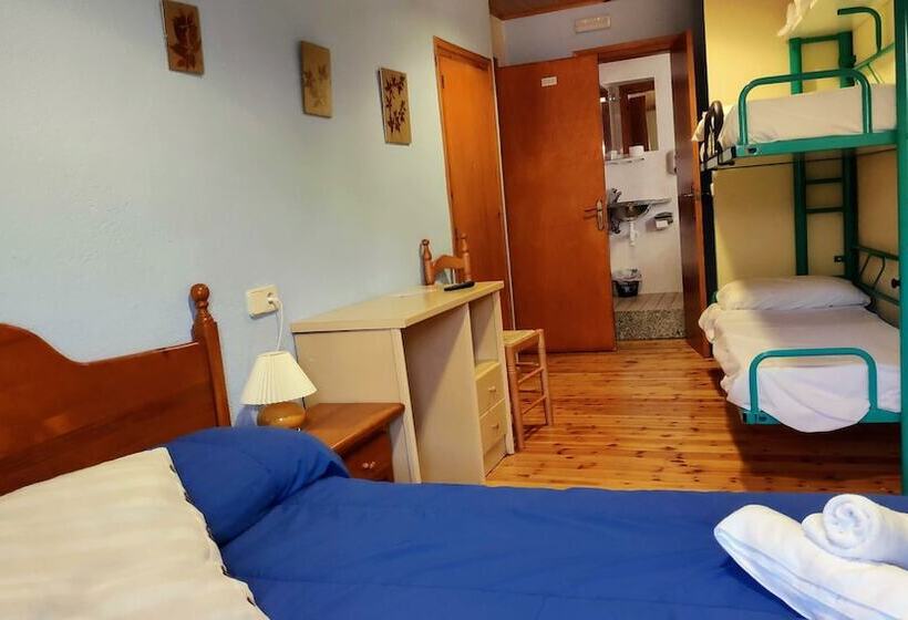 4인용 스탠다드 룸, Hostal Pas De La Pera