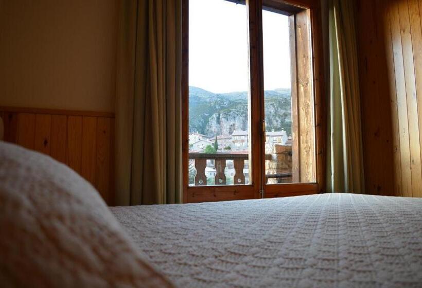 Номер Стандарт, Hostal La Neu