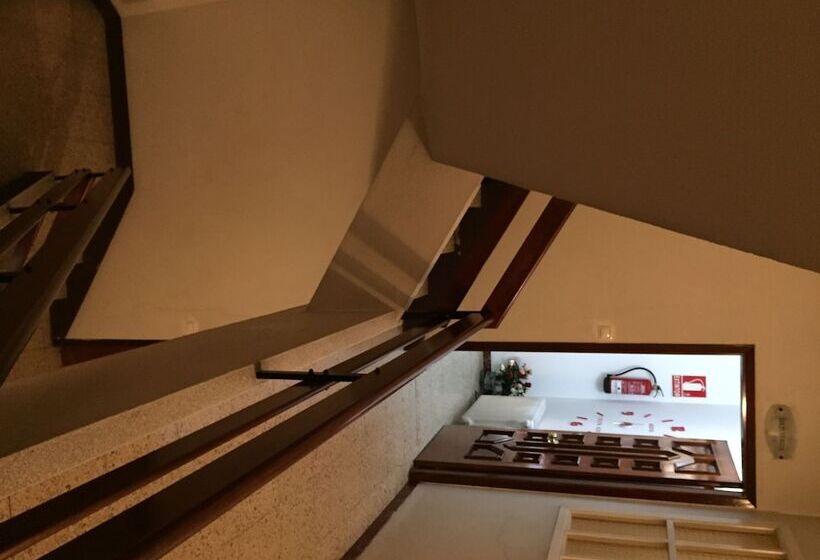 חדר סטנדרט לשלושה עם חדר אמבטיה משוף, Hostal Costa Azul