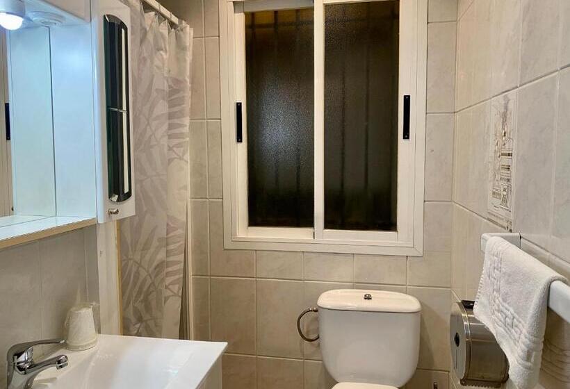 Номер Стандарт, Hostal Galicia Cardedeu