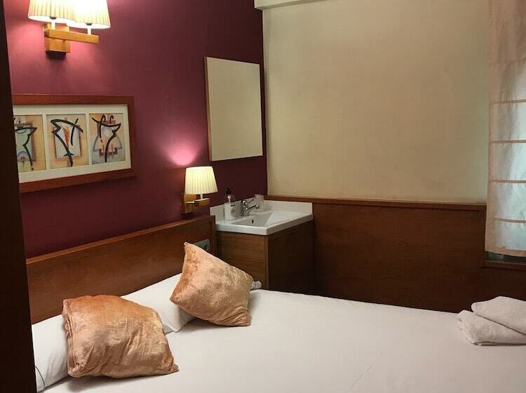 Номер Стандарт Совместная Ванная, Hostal Galicia Cardedeu
