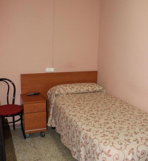 Номер Стандарт Индивидуальный Совместная Ванная, Hostal Cal Siles