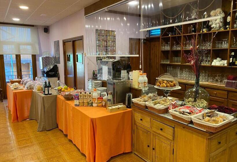 Номер Стандарт, Hostal Can Josep