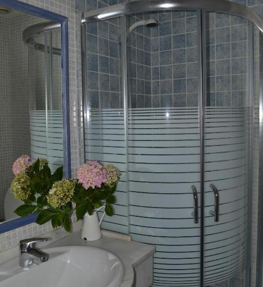 חדר סטנדרט לשלושה עם מרפסת, Hostal Quevedo
