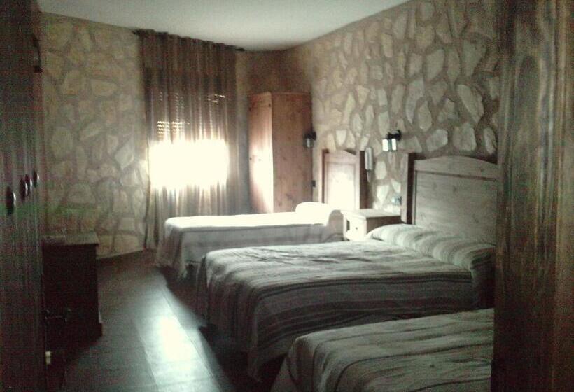 Четырехместный Номер Стандарт, Posada De Los Cónsules