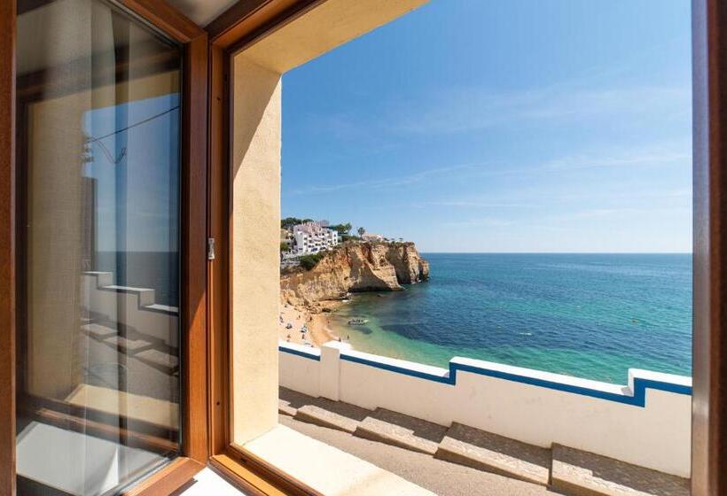 اتاق خانوادگی با چشم‌انداز دریا, Castelo Guest House