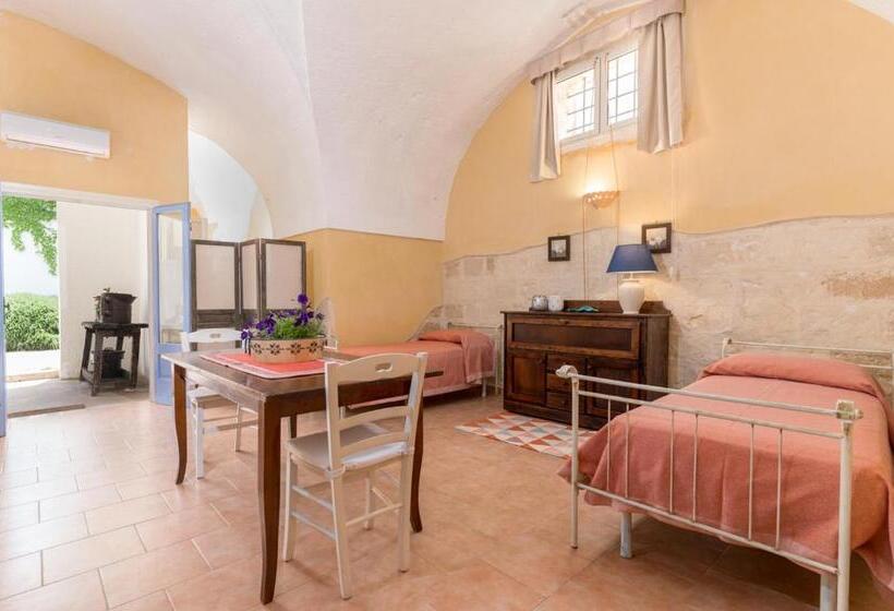 Семейный Номер Вид на Сад, Masseria La Macchiola & Corti Del Mito