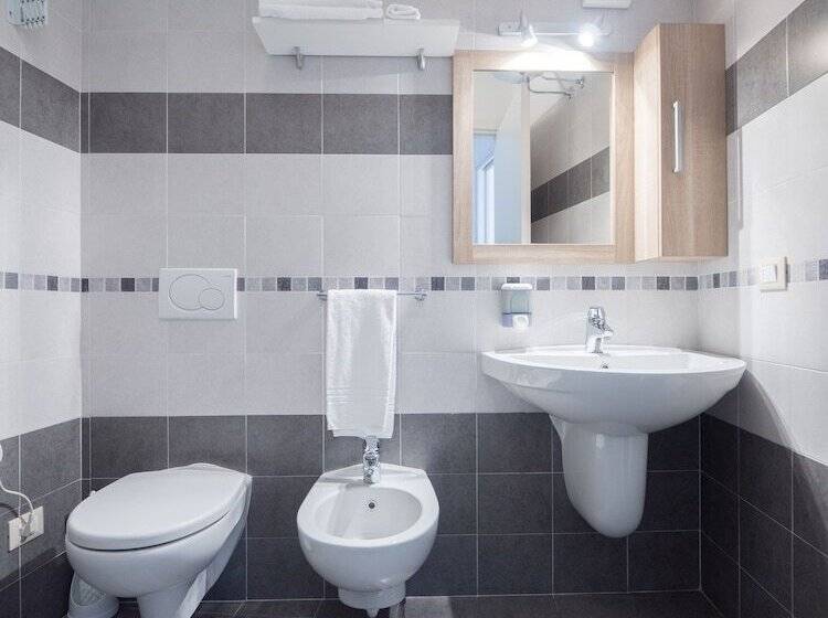 آپارتمان 1 خوابه با چشم‌انداز جانبی دریا, Residence San Valentino