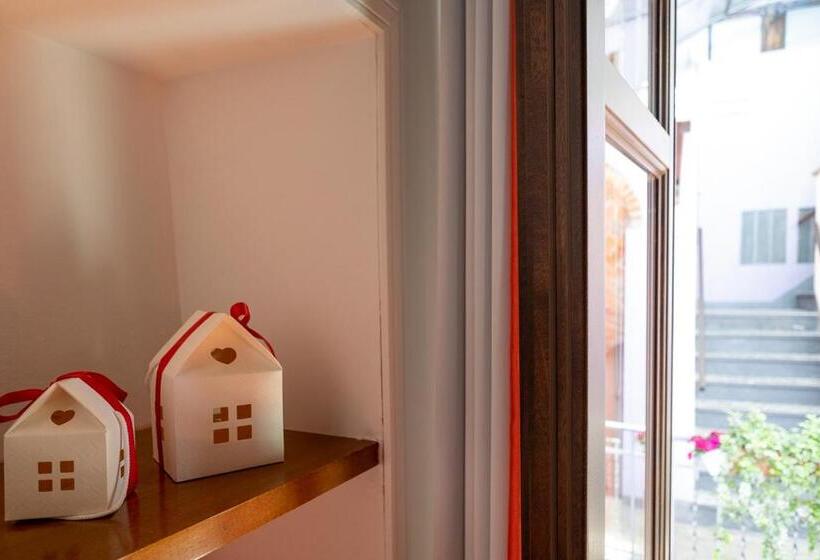 스탠다드 스튜디오, Residence Ferraud