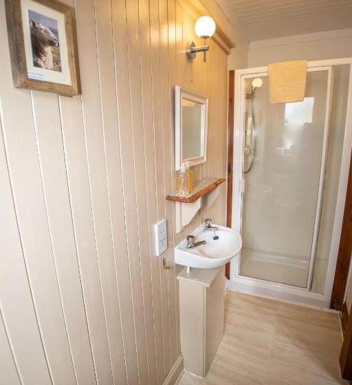 Дом 1 Спальня, Arle Lodge