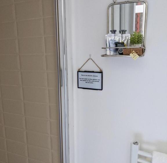 Индивидуальный Номер Классика, The Broadwater Guest House