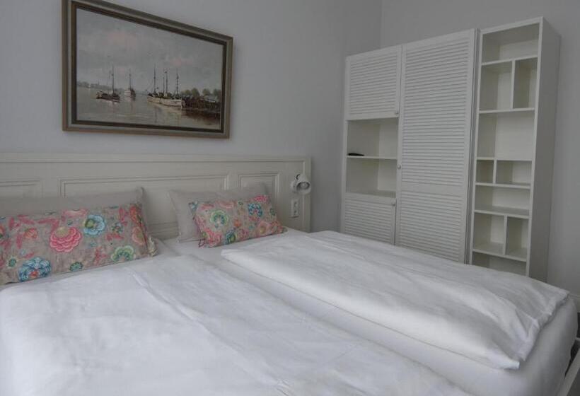 스탠다드 스튜디오, Villa Westend
