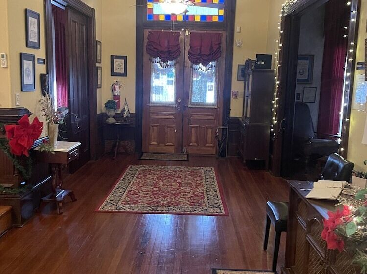 Номер Стандарт, Grand Gables Inn Bed & Breakfast