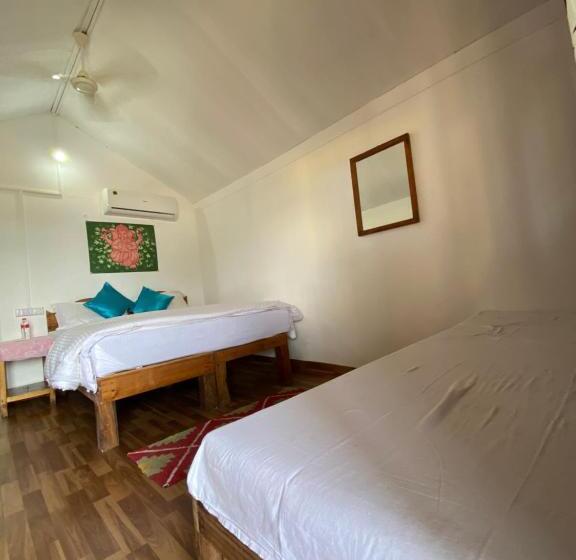 스탠다드 트리플 발코니 룸, Omkar Beach Bungalow