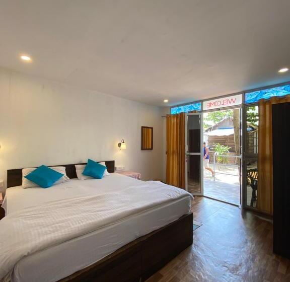 디럭스 룸 측면 바다 전망, Omkar Beach Bungalow