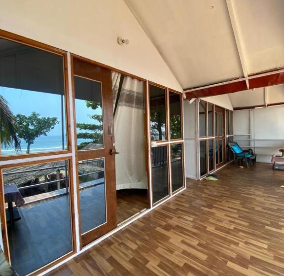 디럭스 룸 바다 전망, Omkar Beach Bungalow