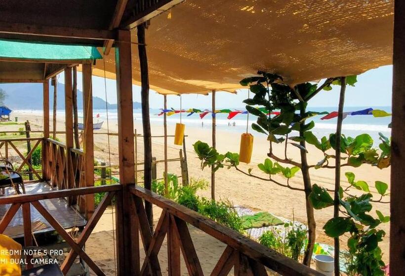 디럭스 테라스 룸 바다 전망, Omkar Beach Bungalow