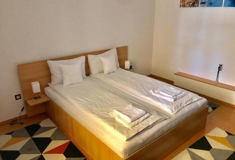 Номер Deluxe, Cristi S Rooms   Pensiune