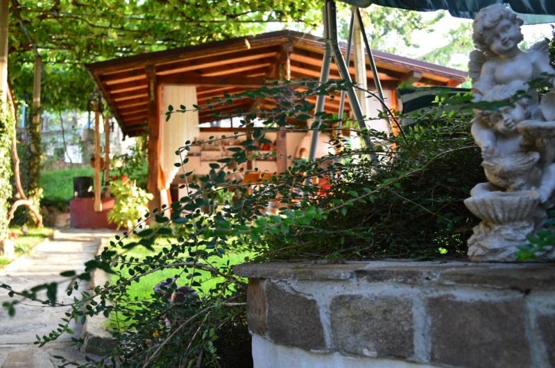 带阳台标准四人间, Guest House Angelkovi