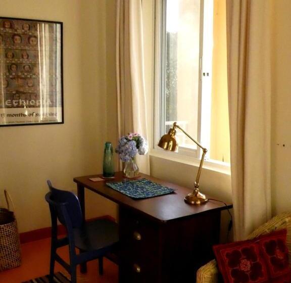 اتاق استاندارد با چشم‌انداز دریاچه, Pineapple Guest House Entebbe
