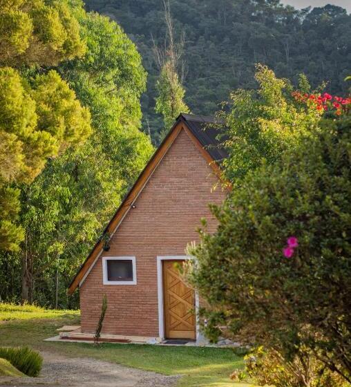 샬레, Pousada Casa Da Colina