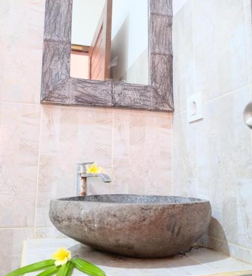 Номер Стандарт, 221 House Ceningan