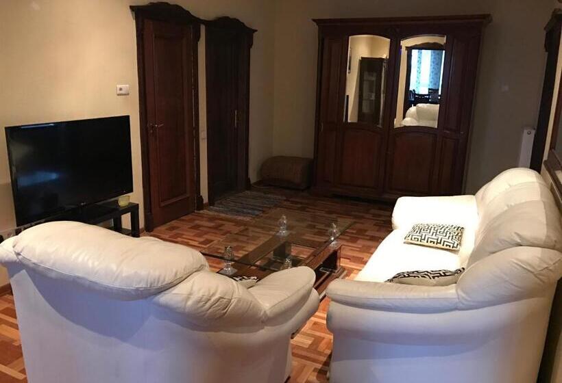 اتاق خانوادگی, Villa Midesta