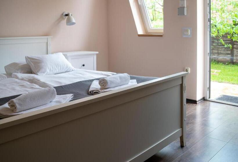 اتاق استاندارد, Accomo Apartmanház