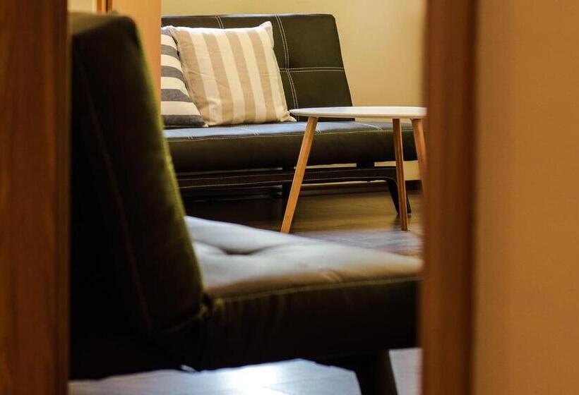 اتاق استاندارد, Accomo Apartmanház