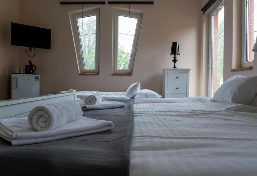 اتاق استاندارد سه نفره, Accomo Apartmanház