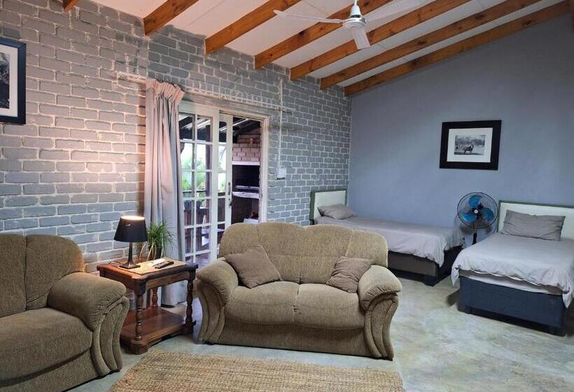 Семейное Бунгало, Numbi Hills Self Catering