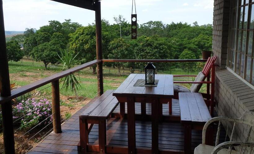 Standaard Vierpersoonskamer, Numbi Hills Self Catering