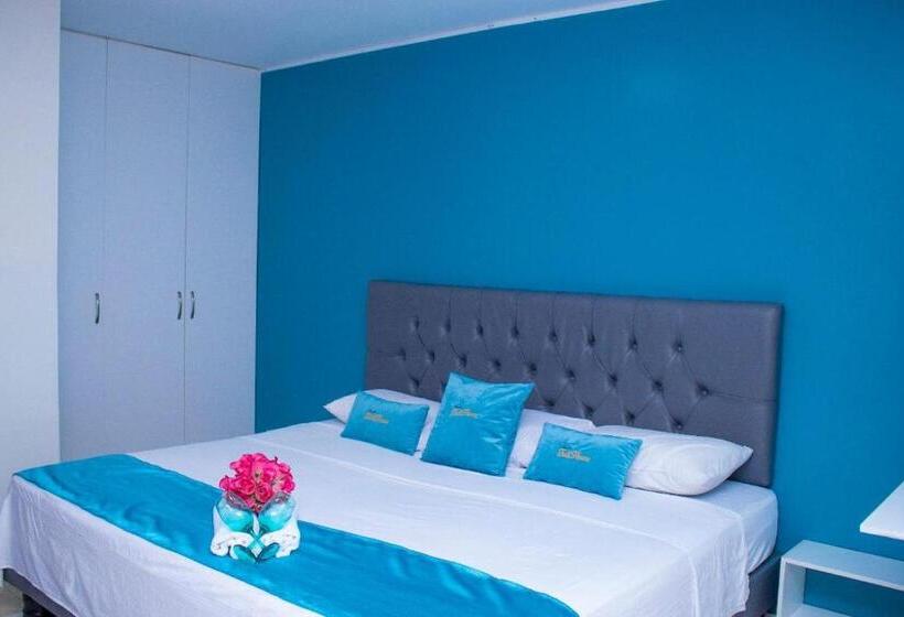 Deluxe Suite King Bed, Suites Fullhouse